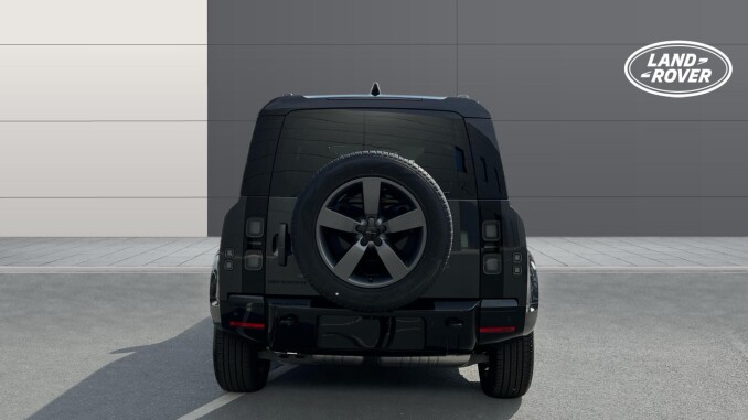 Land Rover Defender 3.0 D250 X-Dynamic HSE 110 5dr Auto Diesel Estate - Image 6